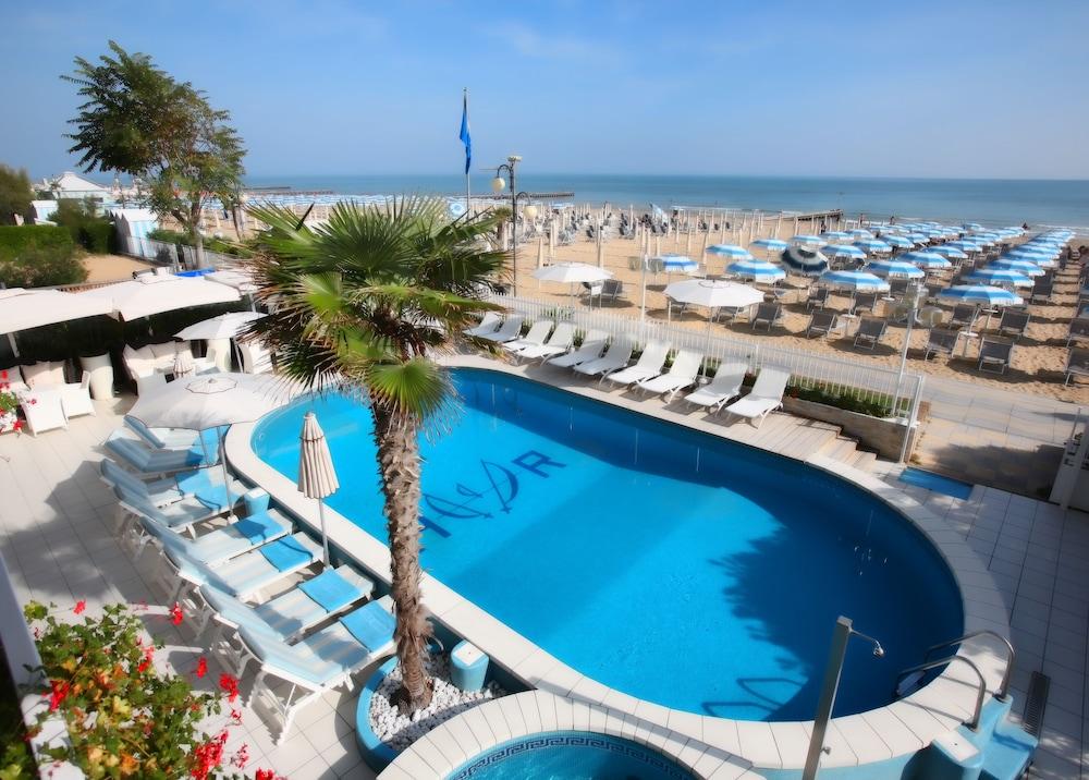 Hotel Rivamare Lido di Jesolo Buitenkant foto
