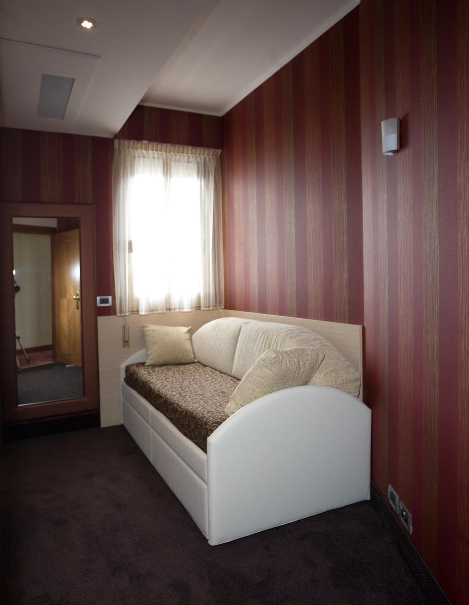 Hotel Rivamare Lido di Jesolo Buitenkant foto