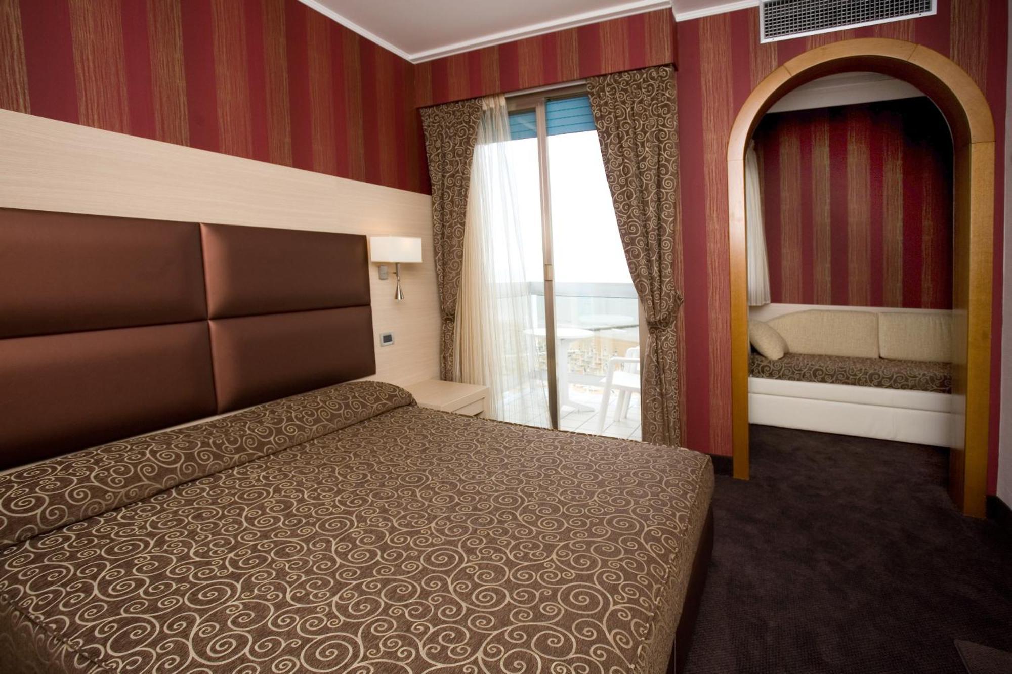 Hotel Rivamare Lido di Jesolo Buitenkant foto