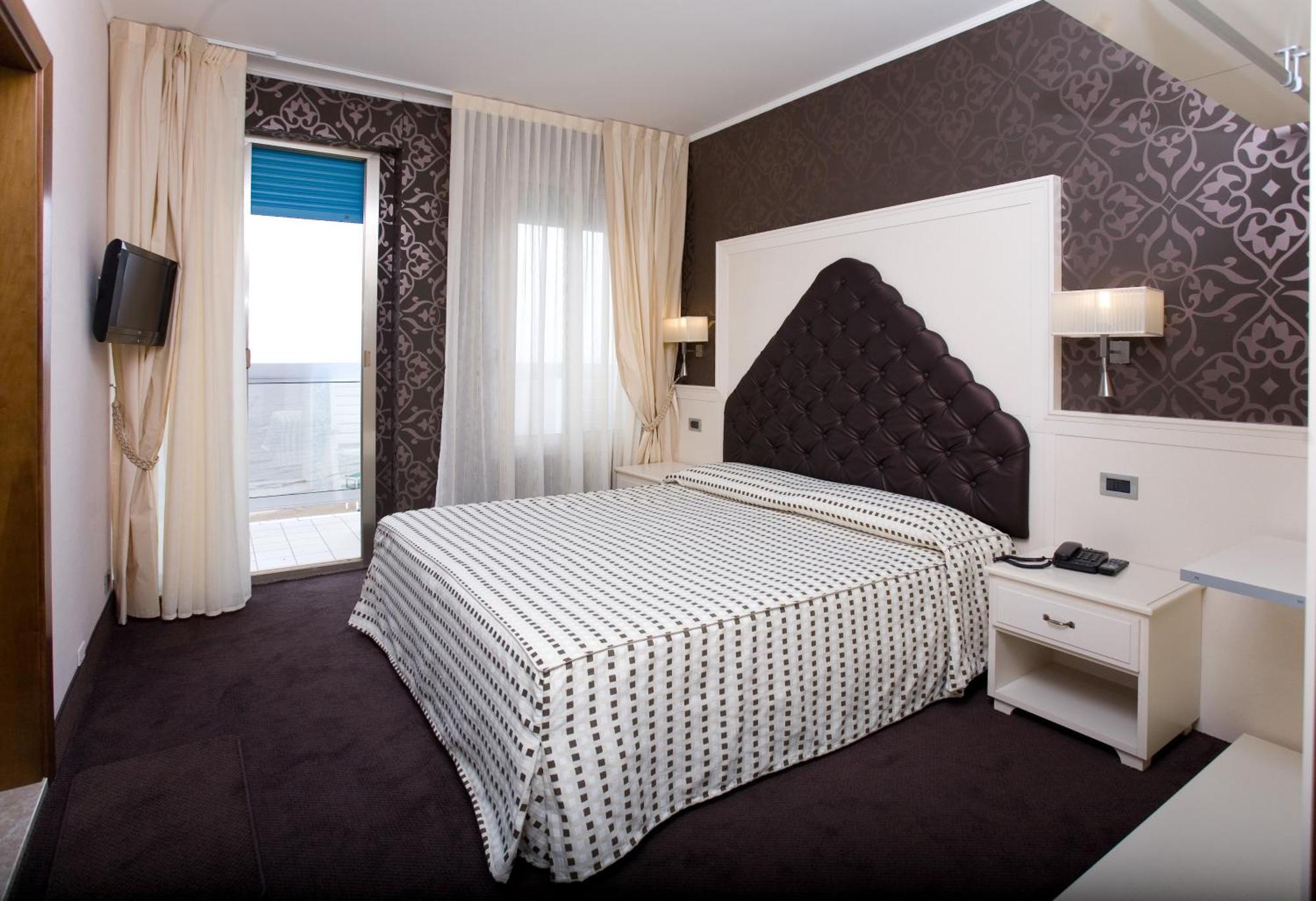 Hotel Rivamare Lido di Jesolo Buitenkant foto