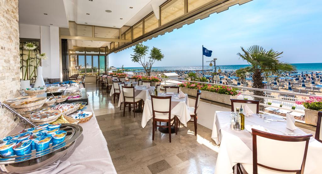 Hotel Rivamare Lido di Jesolo Buitenkant foto