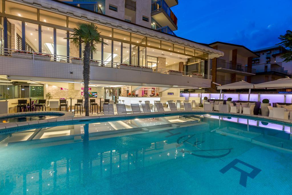 Hotel Rivamare Lido di Jesolo Buitenkant foto