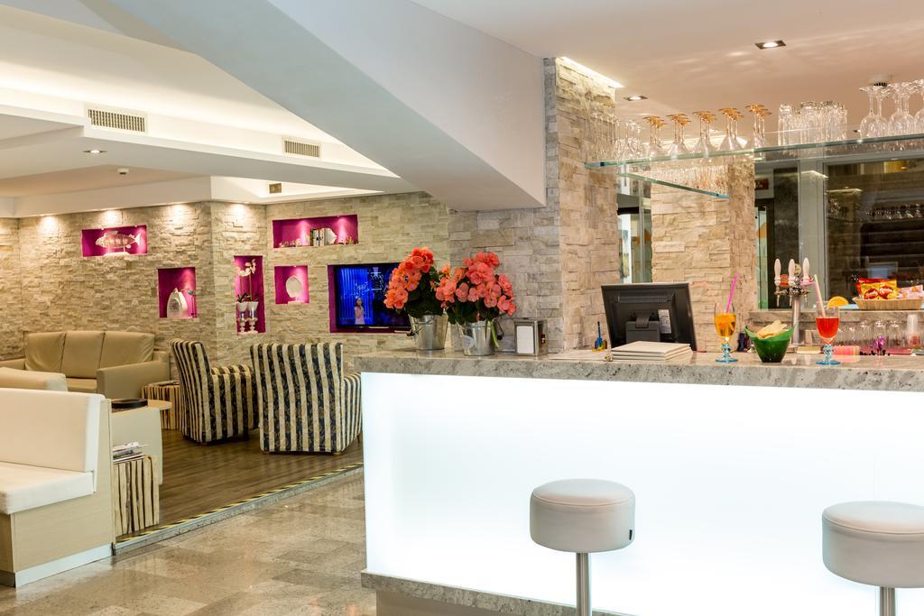 Hotel Rivamare Lido di Jesolo Buitenkant foto