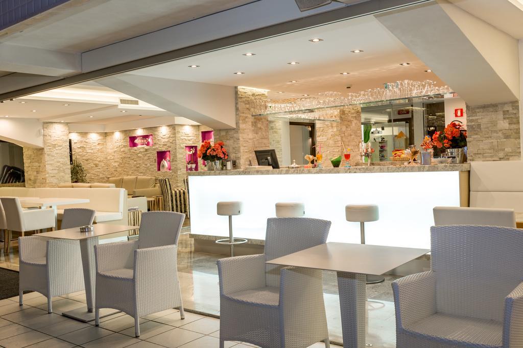 Hotel Rivamare Lido di Jesolo Buitenkant foto