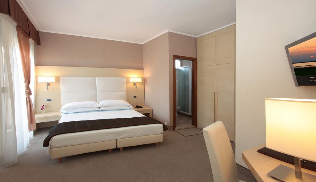 Hotel Rivamare Lido di Jesolo Kamer foto